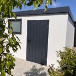 Prečo je dobré mať záhradný domček na nástroje a náradie